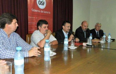 "Esperamos volver en diciembre para inaugurar las 18 viviendas"