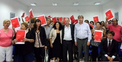 Entregaron actas posesorias y escrituras a vecinos de Santa Fe, Santo Tom�, Laguna Paiva y San Jos� del Rinc�n