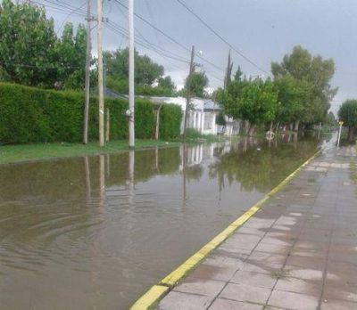 Lluvia e inundaciones: Desde el Frente Progresista aseguraron que �las autoridades municipales piensan con los pies�