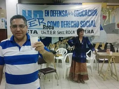 Docentes reclaman inmediata propuesta salarial y peligra el normal inicio de clases 