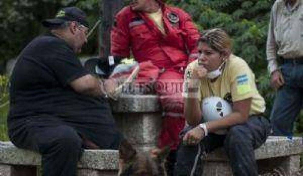 Rescatistas trabajaron pese a las precipitaciones