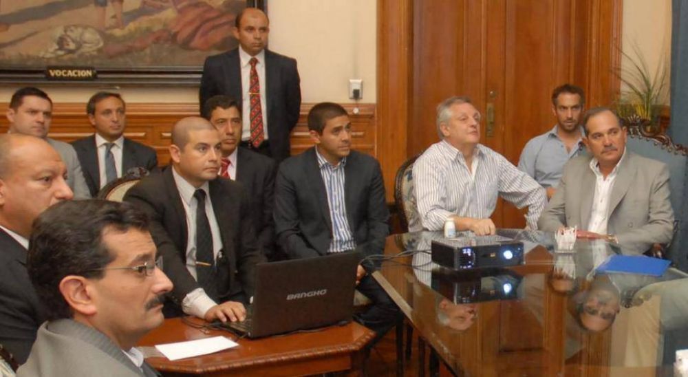 El PE quiere reforzar la Polic�a Vial y el 911