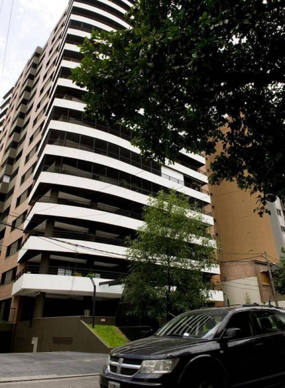 Ataron con alambre a los hijos de un empresario y se robaron todo