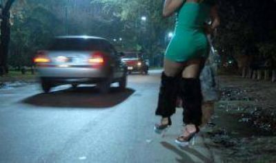 Operativo antidroga en zona roja de La Plata: Detienen a 31 travestis