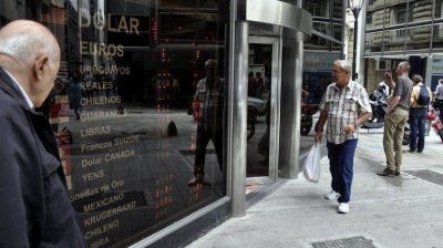 Amplia dispersi�n de precios del d�lar oficial en las ventas autorizadas para atesoramiento