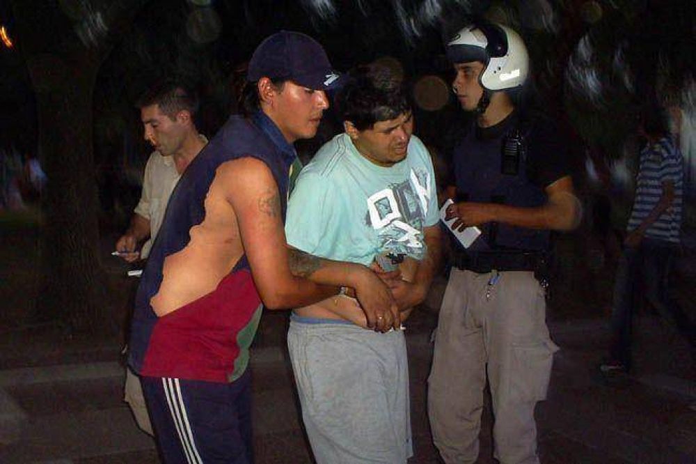 General Pico: apu�alaron a limpiavidrios en Plaza San Mart�n