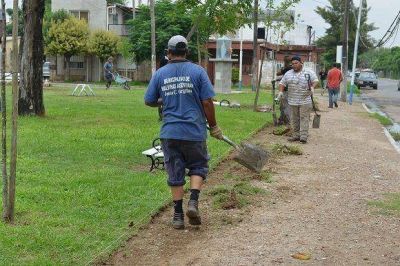 Remodelan plaza en Grand Bourg