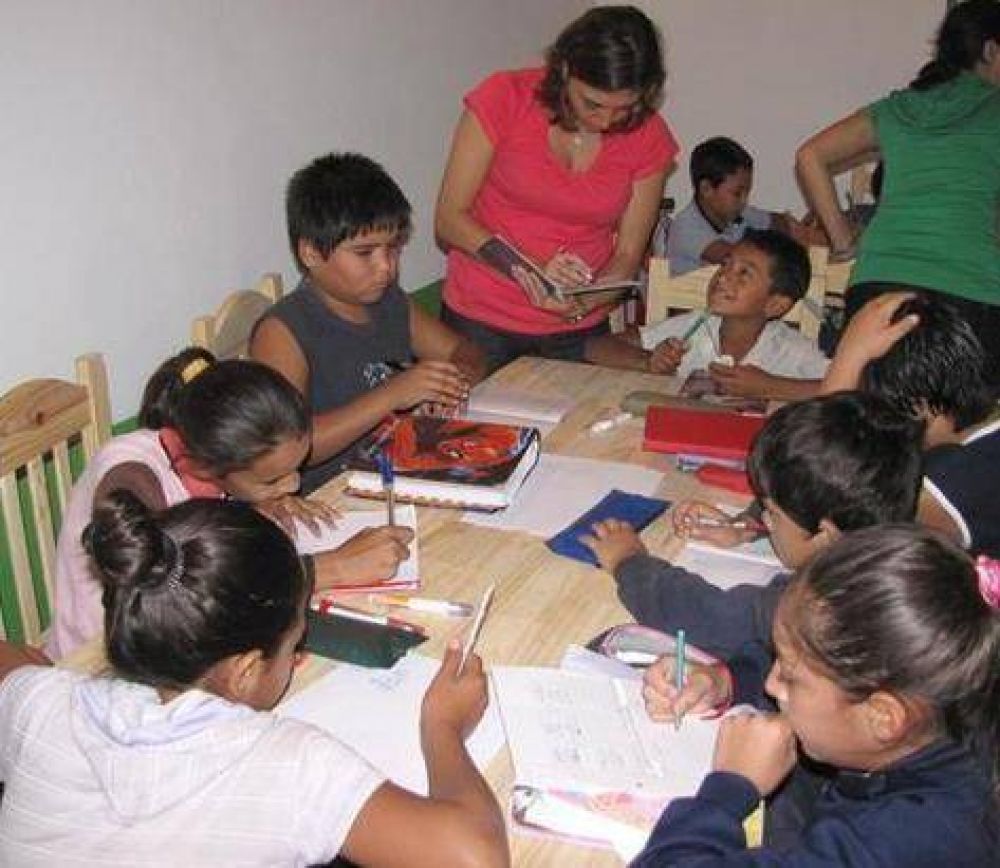 Contin�a hasta mediados de febrero el Programa Voluntario de apoyo escolar