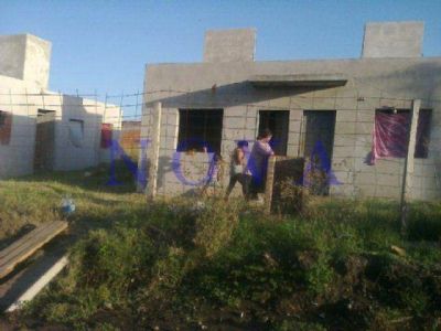 Ocuparon casas de un plan de viviendas en Florencio Varela 