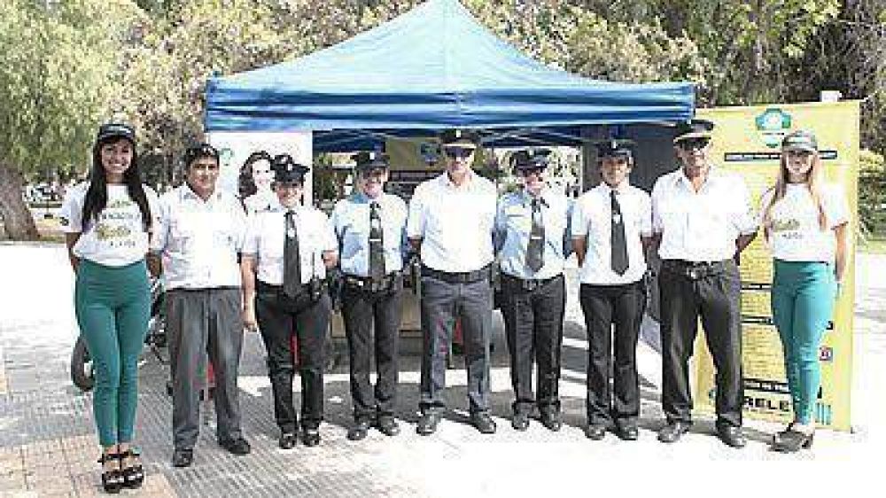 Instalan una carpa para �educar� a los conductores y difundir las normas viales