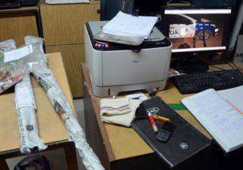 Cuatro detenidos con poderosas armas tras un tiroteo en el Oeste 