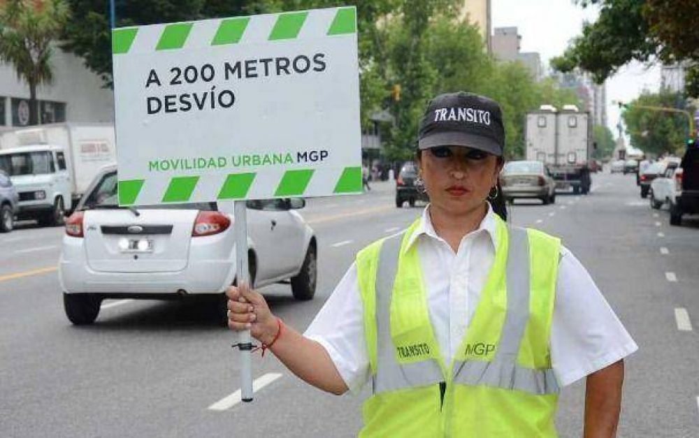 Para estar alerta: emplean carteles para informar desv�os del tr�nsito