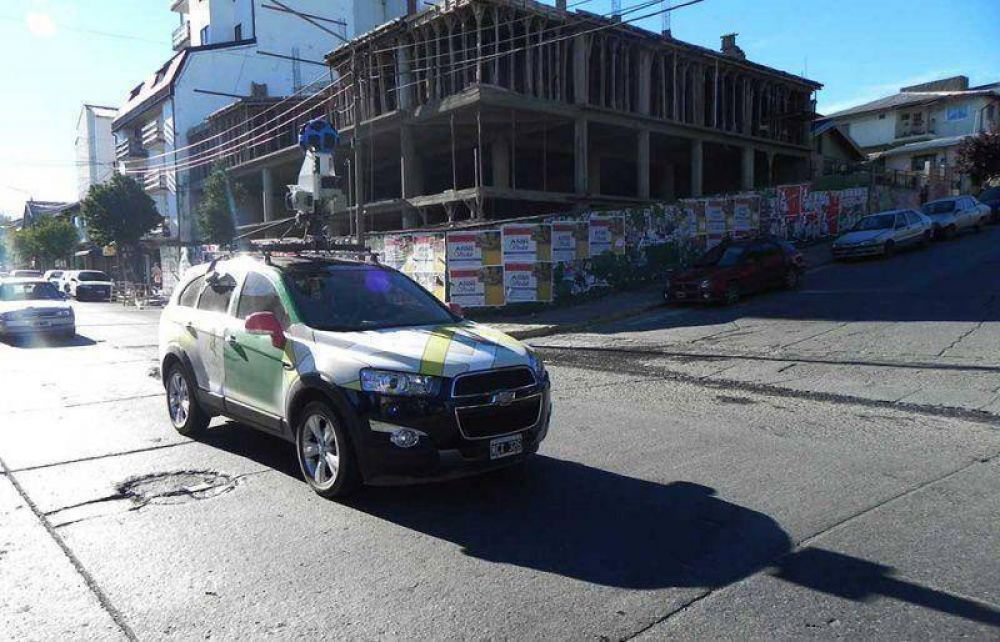 Google registra imgenes en Bariloche con su llamativo vehculo