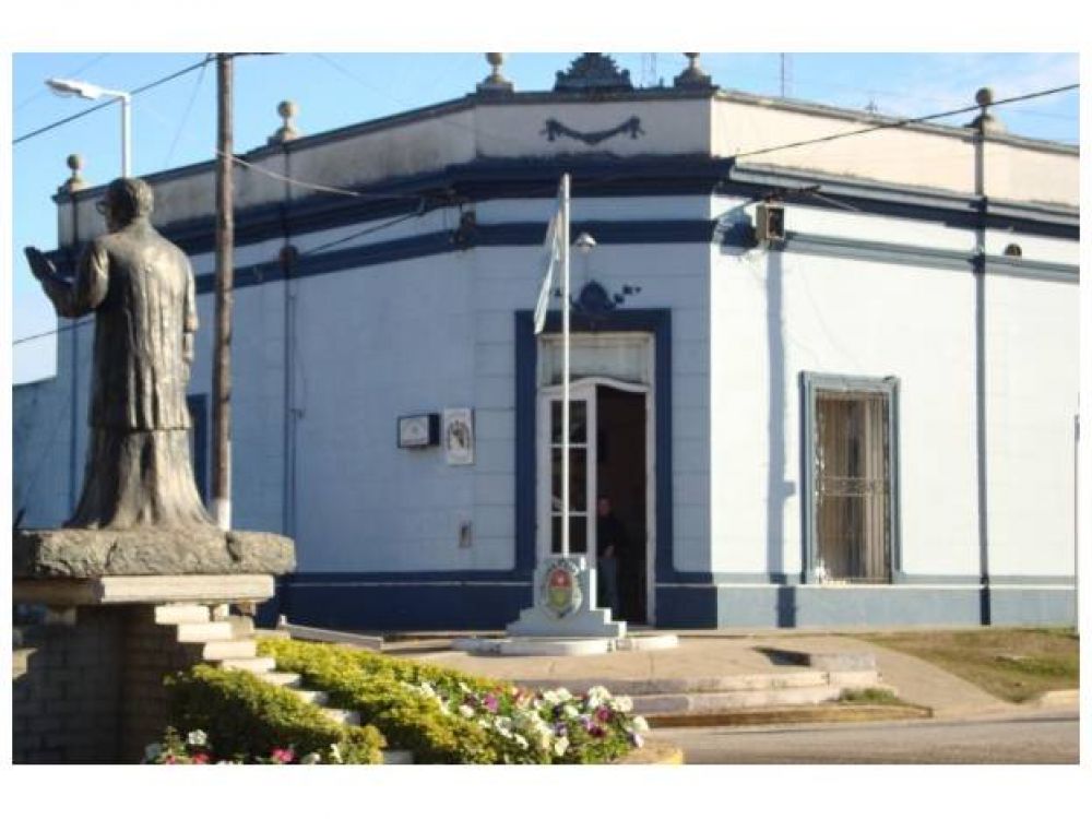 Intentaban robar ventanas de estaci�n de servicios abandonada y fueron detenidos