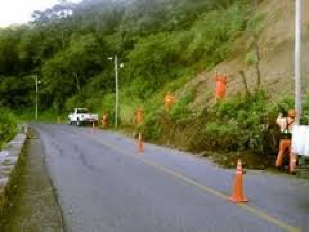 Hasta ma�ana permanecer� cortado el tr�nsito en el cerro san Bernardo