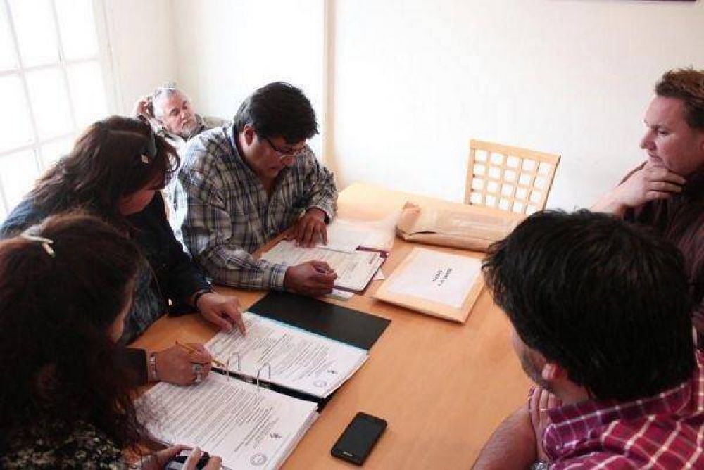 Se abrieron los sobres para la construcci�n de dos puentes peatonales