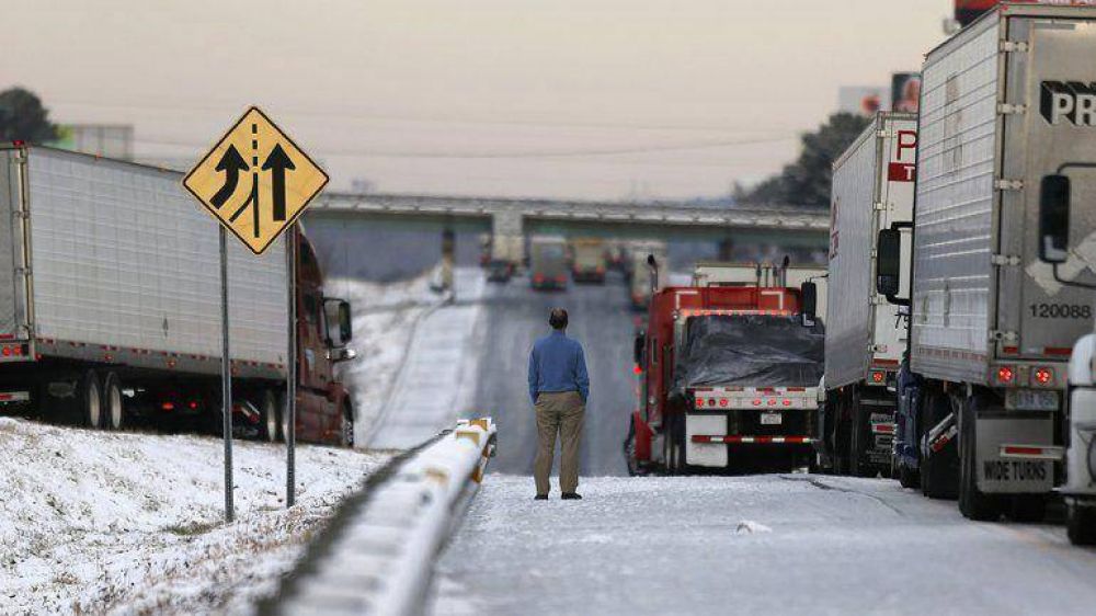 La tormenta Le�n dej� al menos 13 muertos y caus� caos en el sur de los Estados Unidos