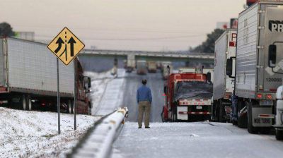 La tormenta Le�n dej� al menos 13 muertos y caus� caos en el sur de los Estados Unidos
