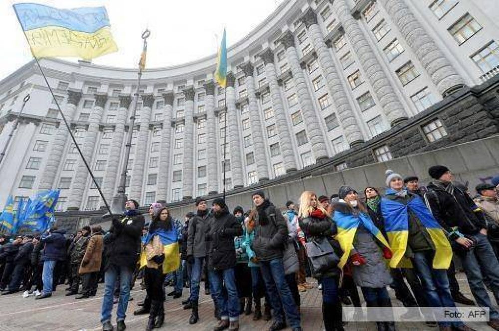 Europa y Rusia se disputan una Ucrania polarizada y en crisis
