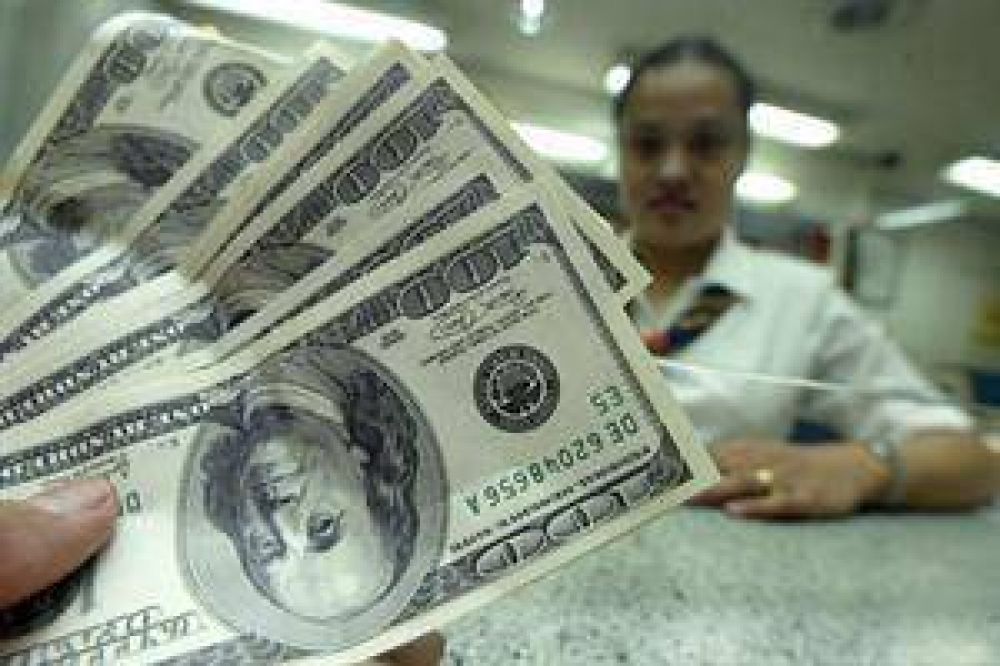El d�lar blue sigue subiendo y se vende a 12,95 pesos