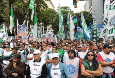 Las paritarias, la pr�xima batalla de los principales sindicatos