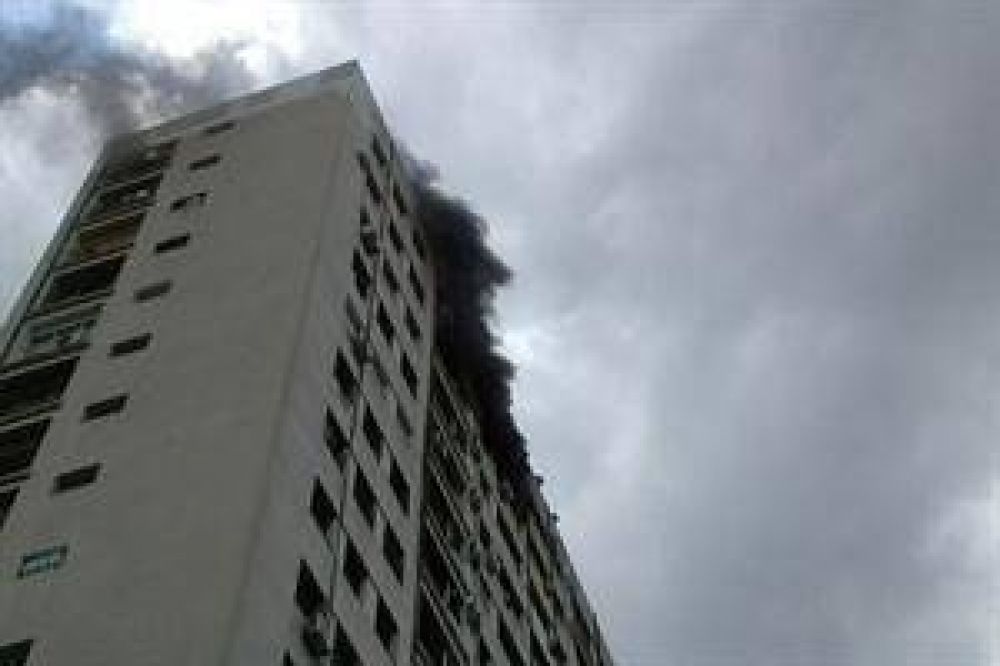 Se desat� un incendio en un edificio del barrio de Villa del Parque