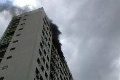 Se desat� un incendio en un edificio del barrio de Villa del Parque