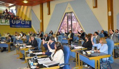 Presupuesto y Pampetrol: hay indicios de que los vetos del Jorge quedar�an firmes