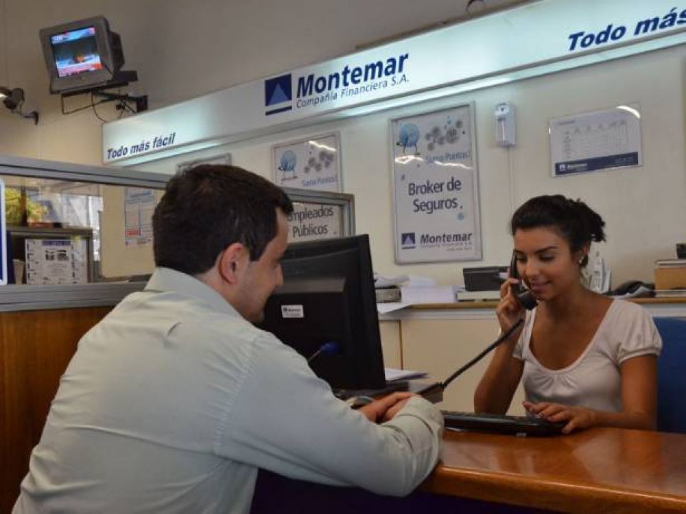 Los bancos de la ciudad ya comenzaron la venta de d�lares
