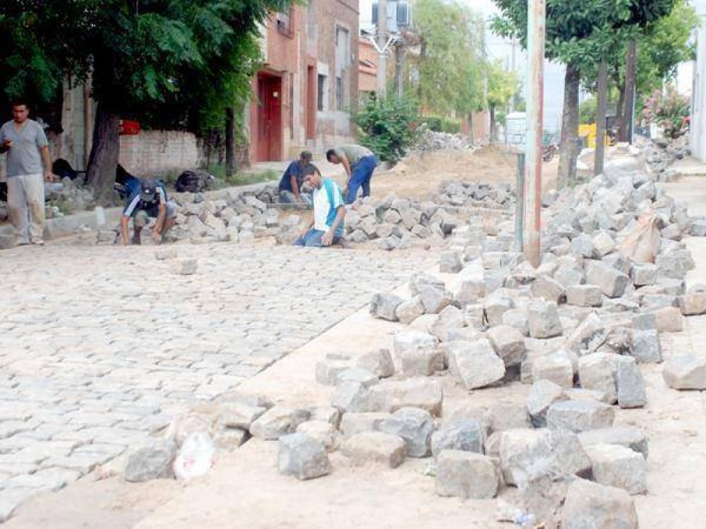 Dicen que la obra de Dorrego, �viene demorada su ejecuci�n por las lluvias�