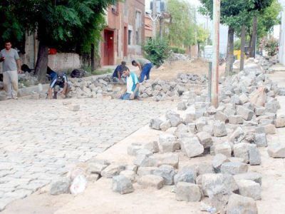 Dicen que la obra de Dorrego, �viene demorada su ejecuci�n por las lluvias�