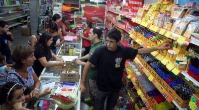 Mandar un ni�o a la escuela este a�o ya cuesta 30% m�s