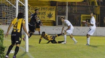 Olimpo se mostr� ante la Liga del Sur y le gan� 2 a 0