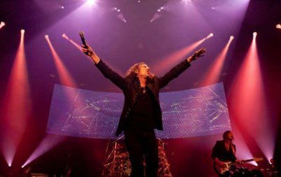 Man� hechiz� al pa�s con su show en el Festival de Pe�as
