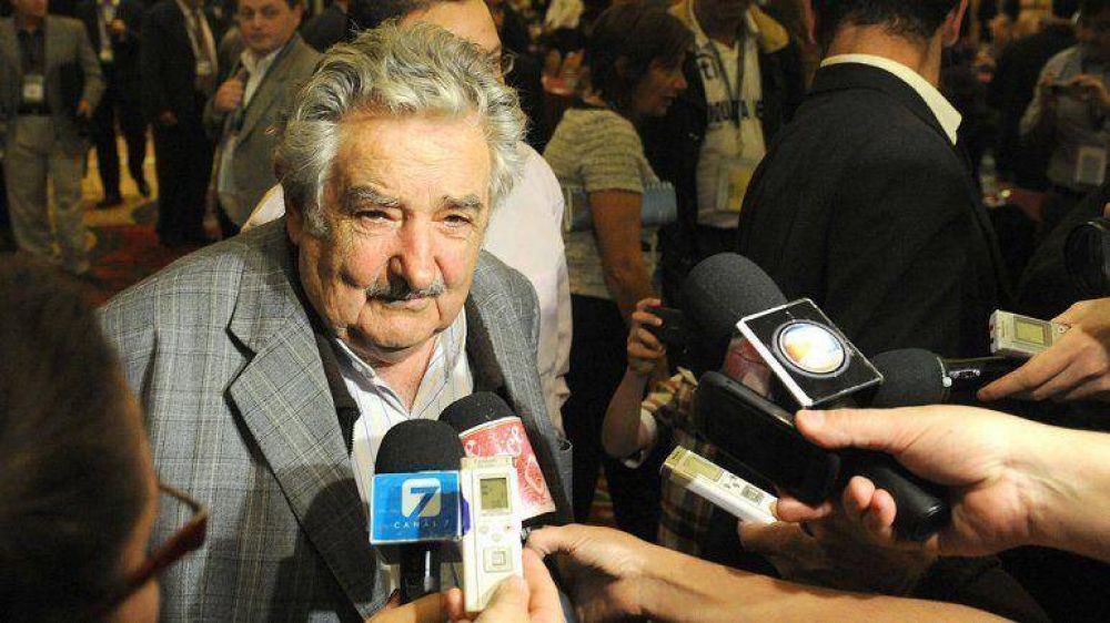 El uruguayo Mujica dialog� en Cuba con los negociadores del proceso de paz en Colombia