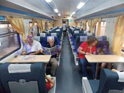 Un tren en el que no se viaja como ganado: recorrido por el nuevo Expreso La Plata - Constituci�n