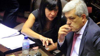 La candidatura de Scioli calienta la interna y divide al Kirchnerismo