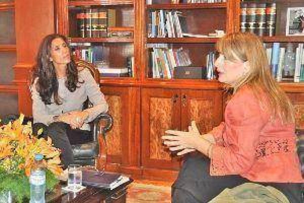 La gobernadora coordin� acciones con fiscal federal sobre problemas sociales
