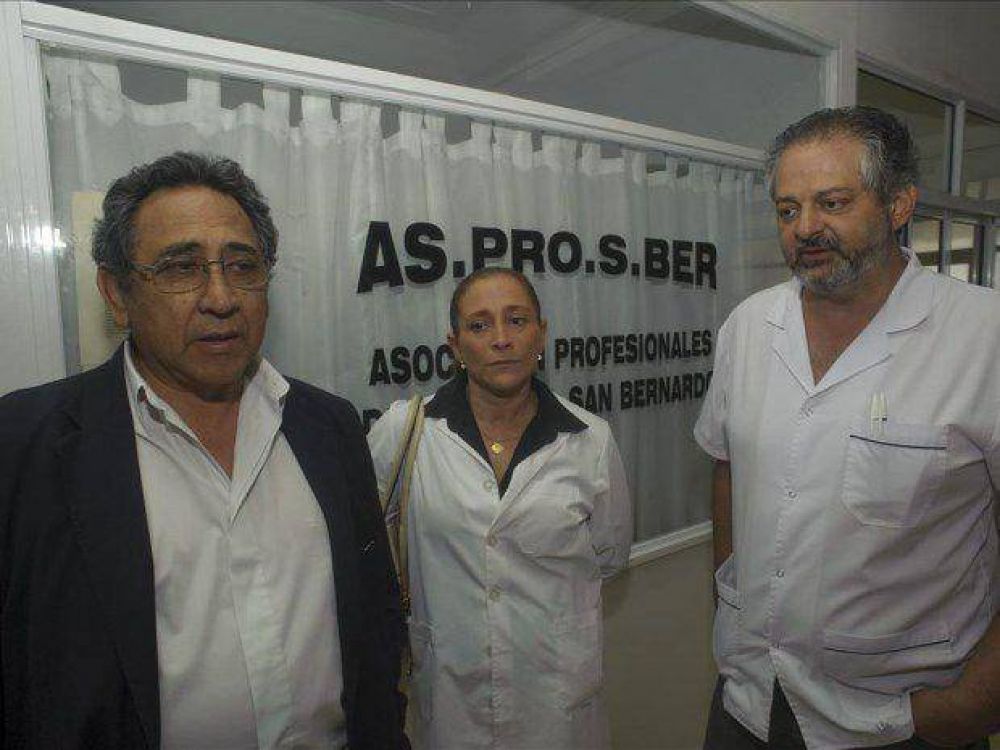 M�dicos denuncian fallas y riesgos en quir�fanos