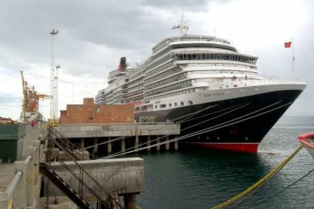 Amarr� en Puerto Madryn el crucero Queen Victoria, con m�s de 1.700 pasajeros a bordo