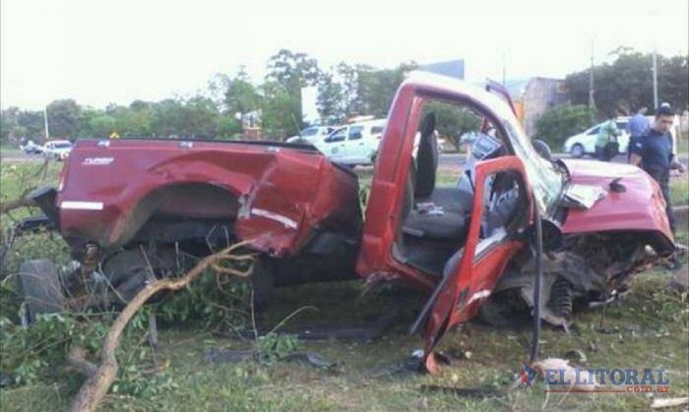 Despist� con su camioneta, volc� y dej� un menor con graves heridas