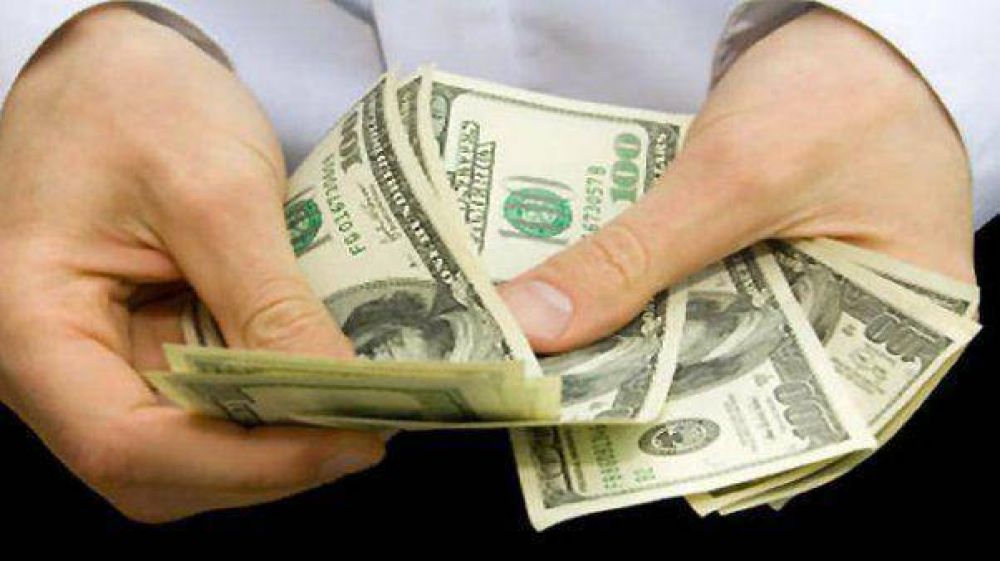 Baja el d�lar "negro" a una semana h�bil de la flexibilizaci�n de las restricciones: $12,60