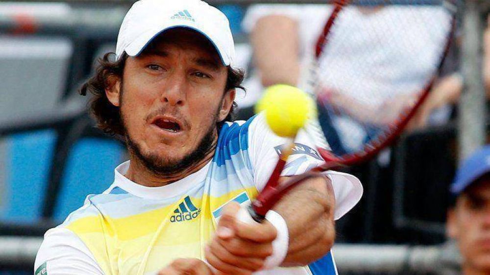 M�naco no pudo sostener la ventaja y perdi� el primer set ante Fognini