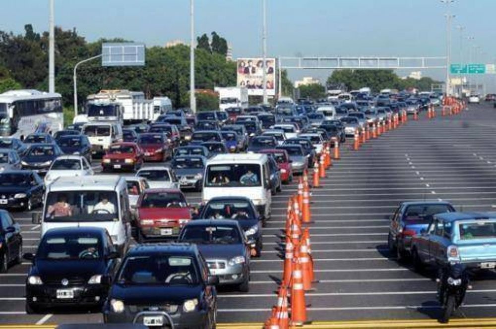 Febrero: m�s de 1400 veh�culos por hora en Autov�a 2 y tarifas m�s econ�micas