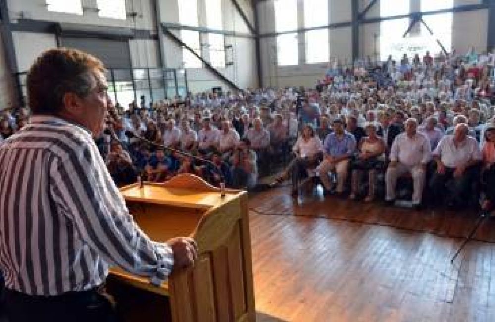 "Hay proyecto para rato", resalt� Urribarri en la presentaci�n del Progresar