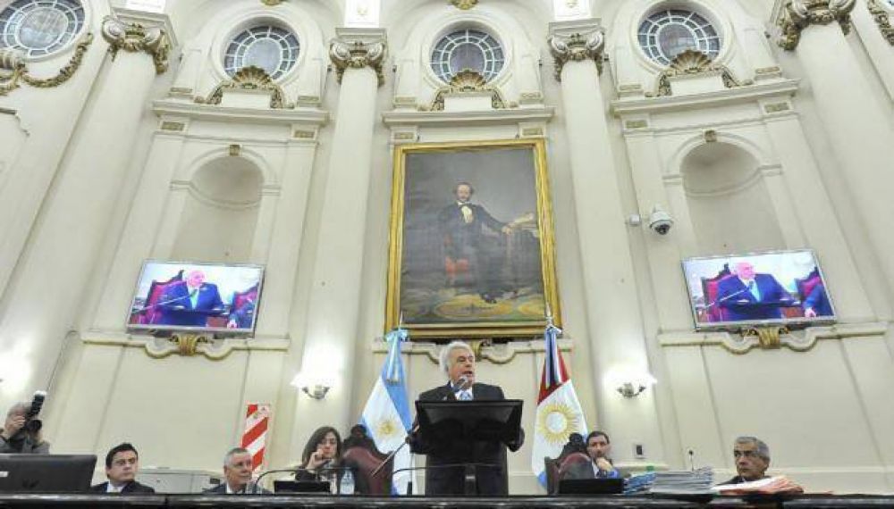 Seguridad, ambiente y plan social, anuncios que har�a De la Sota