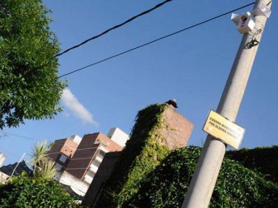 Instalaron una alarma comunitaria hasta en el barrio de la intendenta Fein