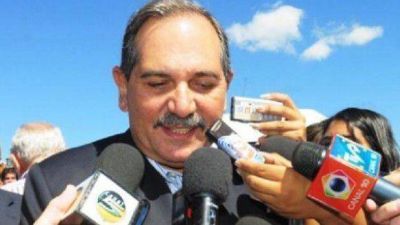 "Salir con una bolsa a $ 220 significa trabajo y bienestar para Tucum�n"