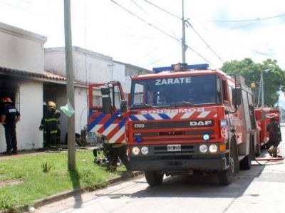 Incendio en una vivienda sin v�ctimas y con muchas p�rdidas