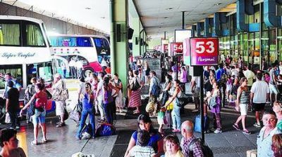 Arranc� el recambio de febrero con fuerte tr�nsito en las rutas